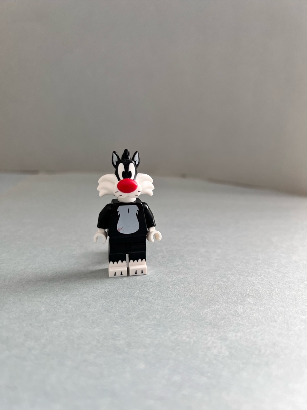 LEGO Minifigure Series Sylvester Minifigure